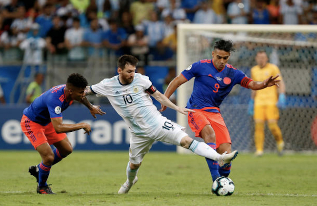 Argentina 0-2 Colombia: Messi bế tắc, thua trận ra quân Copa America 2019